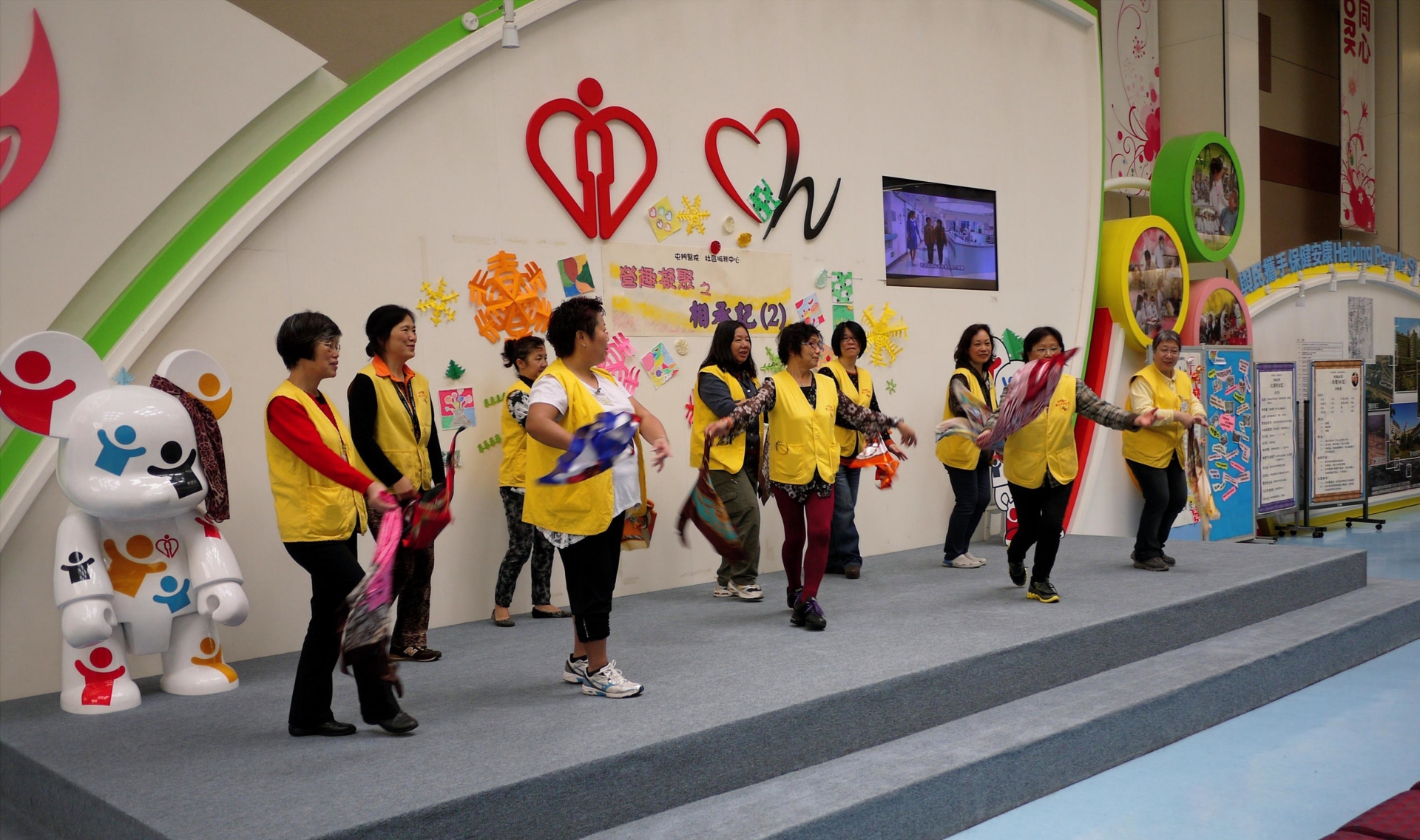 「相承記」除了有義工教授製作手工藝外，過往亦曾有舞蹈表演。