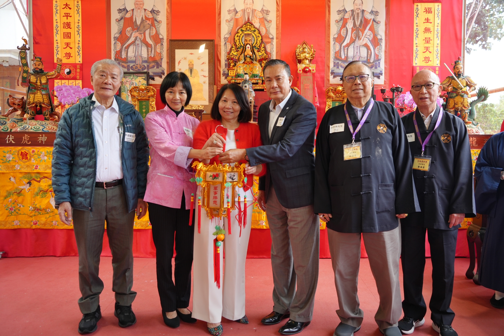 Generous donors gave their full support to the charity auction event.