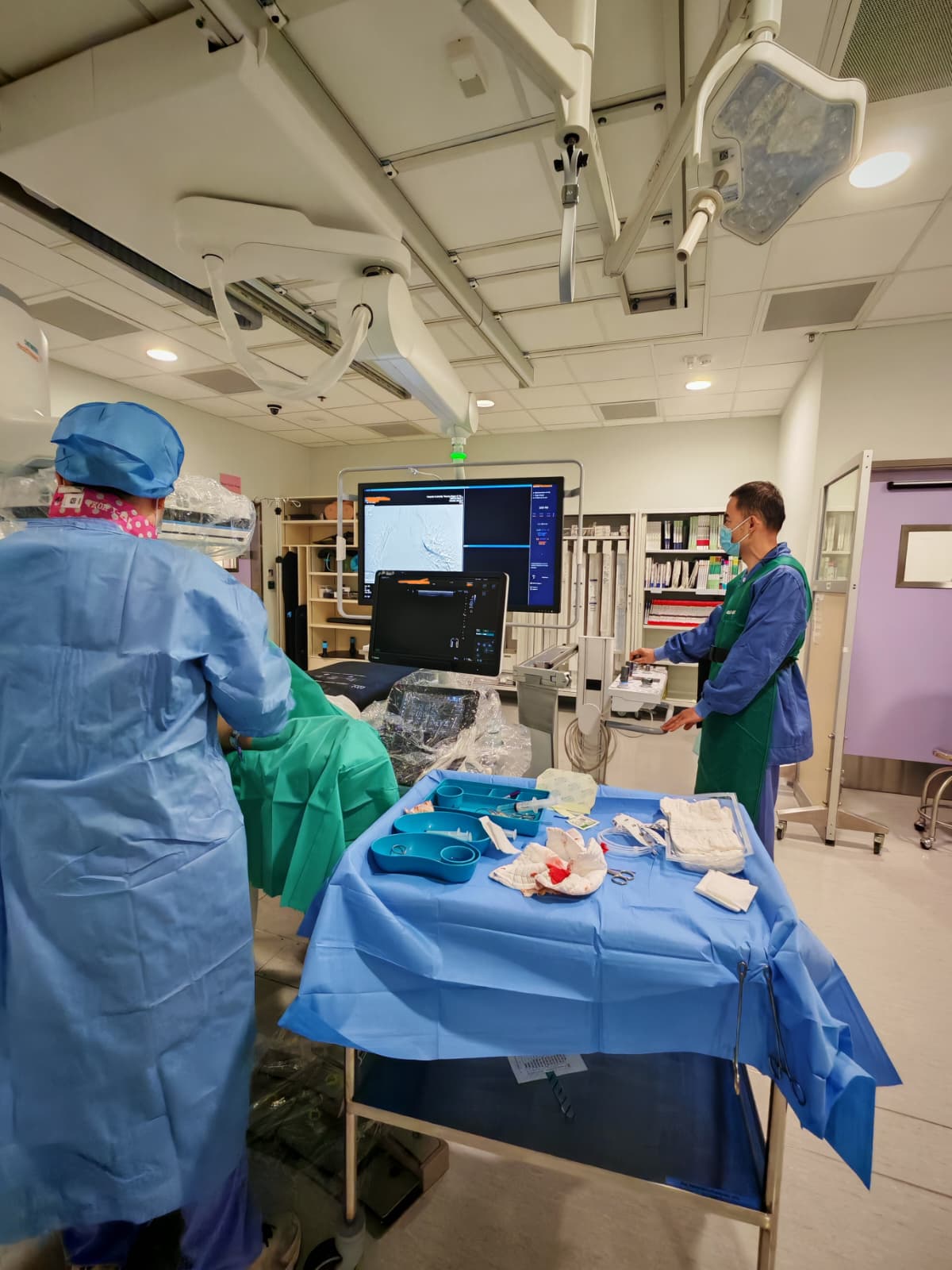 Chuen assisted the doctor in the interventional radiology treatment.