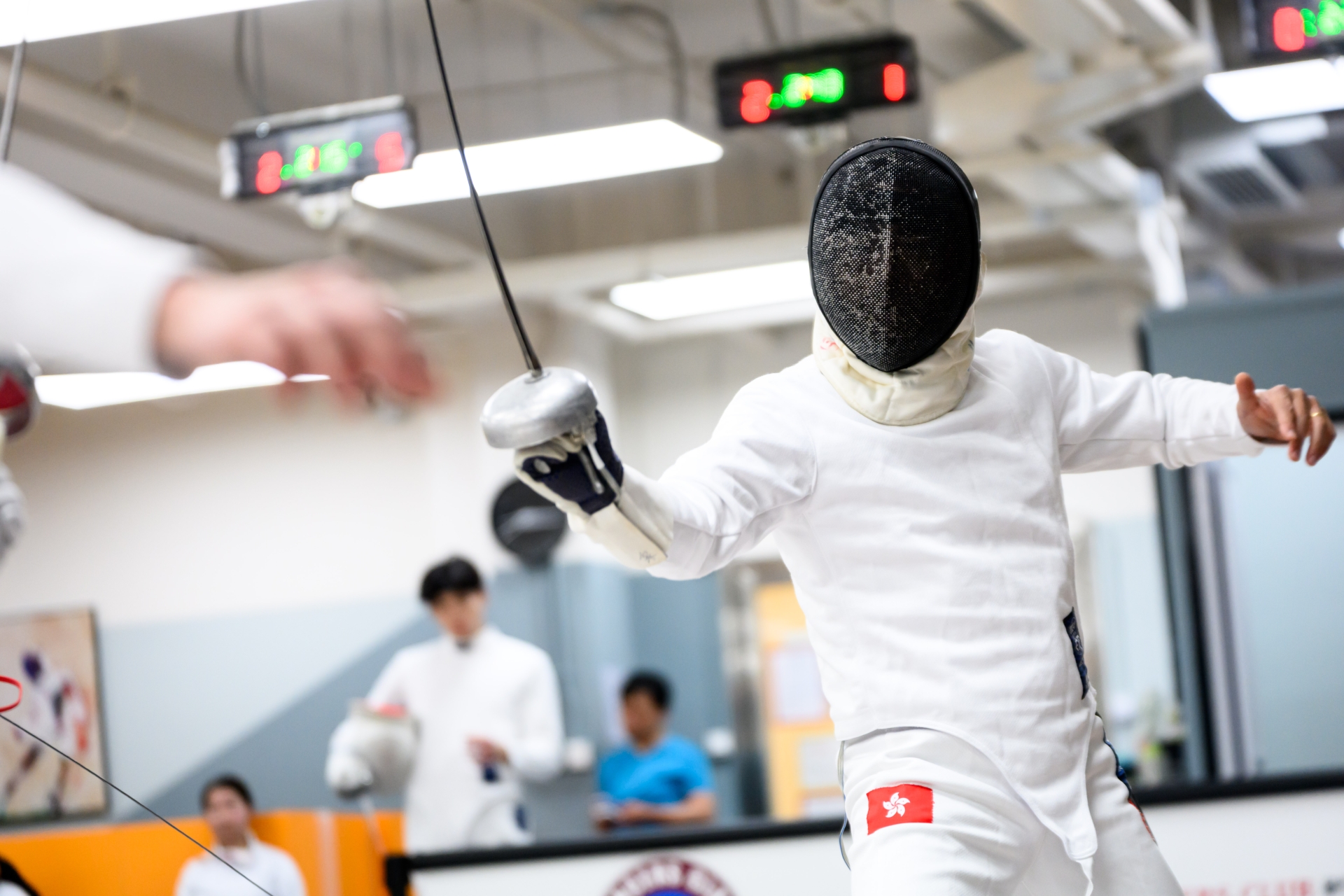 Chuen spends two days a week practising fencing and exchanging
techniques with fellows from diverse backgrounds.