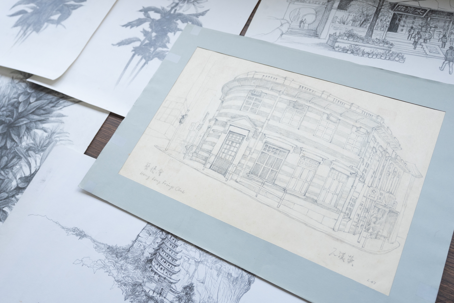 石醫生仍珍藏著800幅掃描，隨名師江啟明到藝穗會寫生的那幅是他最滿意的作品。